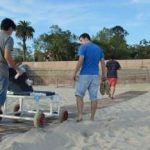 Un proyecto que ayuda a discapacitados motrices La Facultad de Ingeniería de la UDELAR; Universidad de la República, en Uruguay, que en un momento dado; inició la fabricación de de bicicletas accesibles para discapacitados motrices. Sobre todo; para aquellas que presentan la discapacidad en un 100% de su cuerpo, lo cual, fomentó la accesibilidad a diseñar otras herramientas; partiendo de unas que ya se encontraban en desuso.