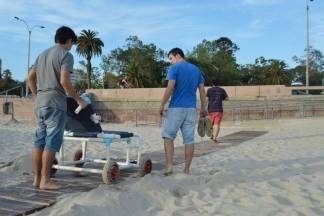 La Facultad de Ingeniería de la UDELAR; Universidad de la República, en Uruguay, que en un momento dado; inició la fabricación de de bicicletas accesibles para discapacitados motrices. Sobre todo; para aquellas que presentan la discapacidad en un 100% de su cuerpo, lo cual, fomentó la accesibilidad a diseñar otras herramientas; partiendo de unas que ya se encontraban en desuso.