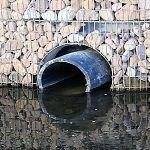 Los sectores industriales; muchas veces los diversos procesos de lavado, tratamiento y saneamiento de superficies, han diagnosticado problemas de forma paulatina; sobre todo en el sistema de vertientes de aguas, como es el caso de las contaminadas. Con la finalidad de acabar con esos problema; el Centro Tecnológico experto en tecnologías medioambientales GAIKER-IK4, ha creado un nuevo modelo para poder solventar dichos problema, su nombre, proyecto URTREAT.