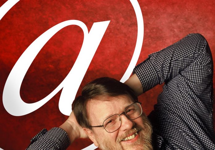 Ray Tomlinson inventor del email