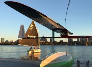 El robot planeador que navega y vuela