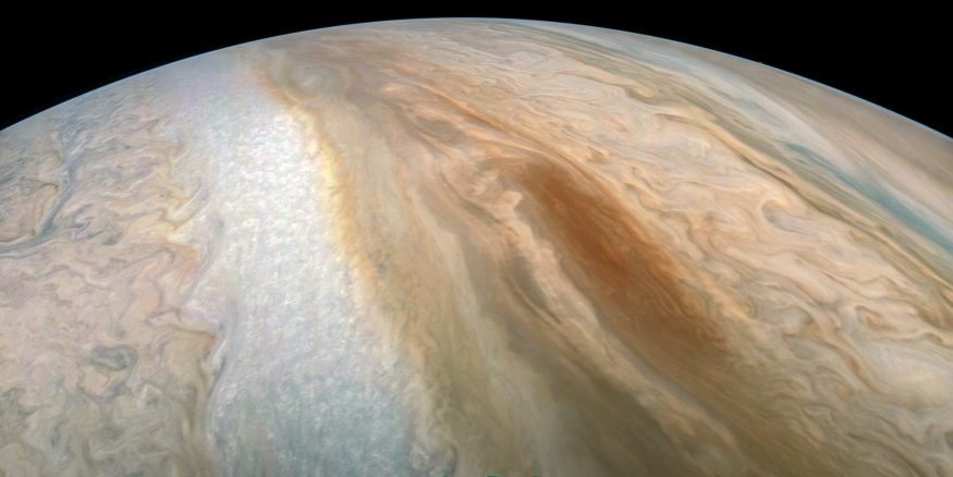  Las barcazas marrones capturadas en imágenes por Juno 