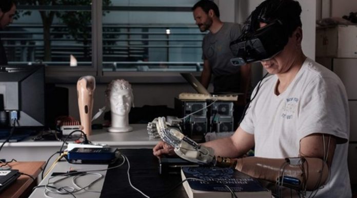 Amputados podrán sentir extremidades protésicas conectadas con sus cuerpos con la ayuda de un programa de realidad virtual