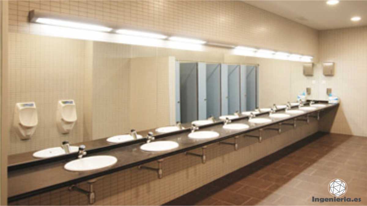 instalación de equipamiento para baños