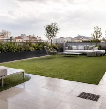 Cómo diseñar una terraza urbana con césped artificial sin problemas de drenaje cómo evitar encharcamientos al instalar césped artificial en una terraza urbana